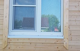 Окна из пятикамерного профиля подходят как для установки в квартиру, так и в загородный дом. Вставная москитная сетка защитит от насекомых и не только tab